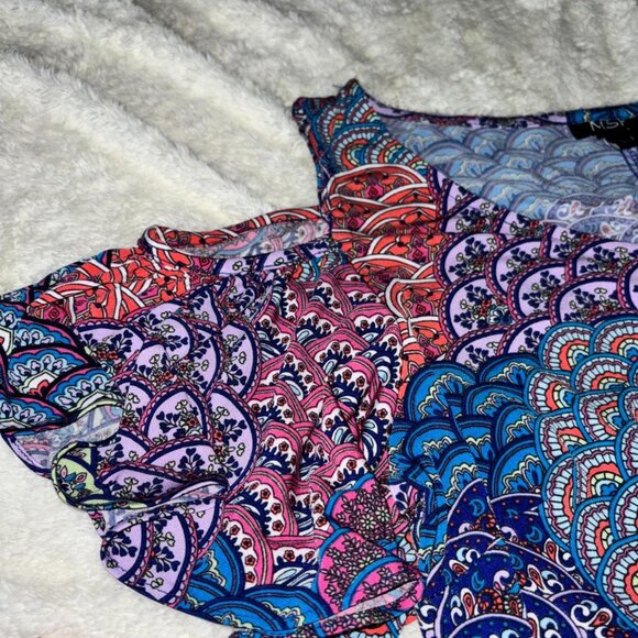 Open shoulder dress, colors are beautiful. - Picture 6 of 6